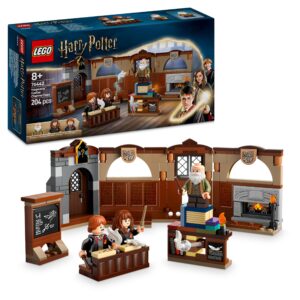 klocki LEGO Harry Potter 76442 Zamek Hogwart. Zajęcia z zaklęć i uroków